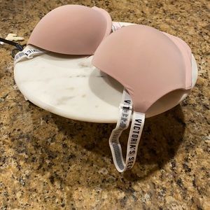 Victoria’s Secret T-shirt push-up bra!